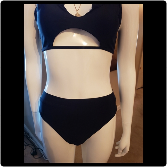 🎉 End of the Season Swimsuit SALE 👙🩱 - Picture 3 of 5